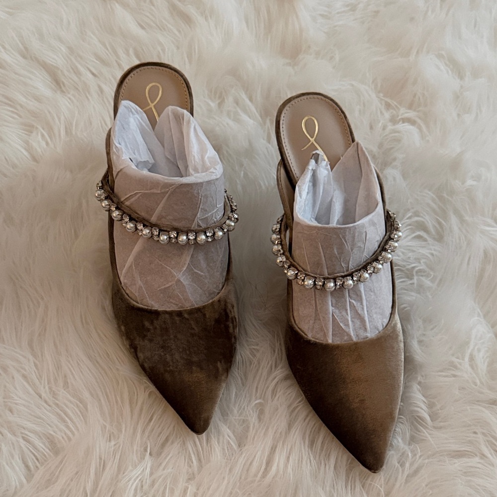 Sam Edelman Beige Heels with Rhinestone Accent - Picture 4 of 14